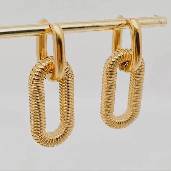 NEW💎18K Gold Link Loop Huggie Earrings*Hoop Earrings*Two Earrings In One - Picture 4 of 10